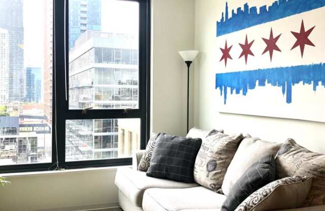 212 West Superior Gallery 2