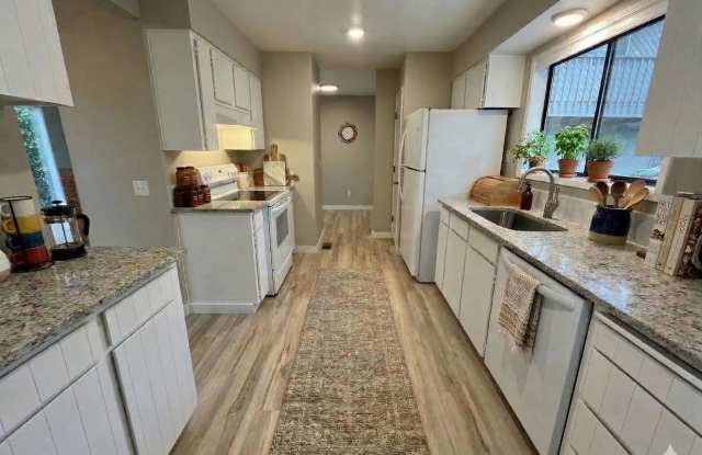 Spacious lower unit in refurbished duplex photos photos