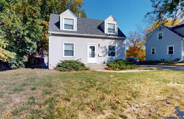 AVAILABLE AUGUST 1st! Spacious 4 Bedroom House Near Campus! photos photos AVAILABLE AUGUST 1st! Spacious 4 Bedroom House Near Campus! photos photos