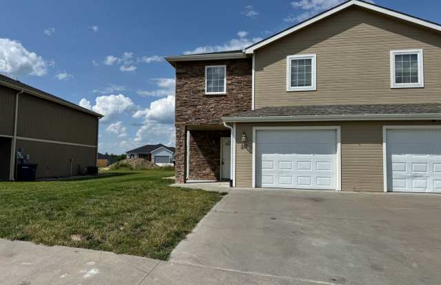 Welcome to Comfortable Living – Spacious, Pet-Friendly Home with Great Amenities - 217 Kelly Lane, St. George, KS 66535