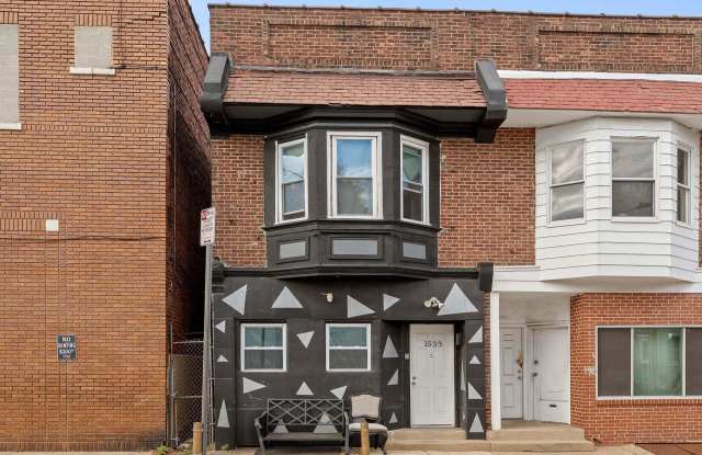 1533 W COURTLAND Street photos photos