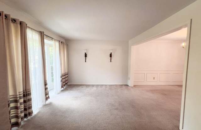 1951 HICKORY HILL Lane Gallery 2