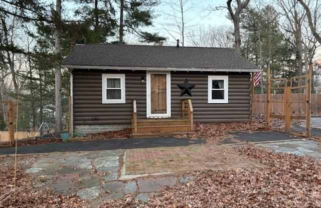 10 Beverly Drive - 10 Beverly Drive, Miller Place, NY 11764