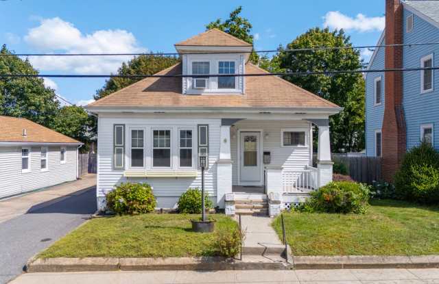 Bright  Comfortable North Providence Rental photos photos