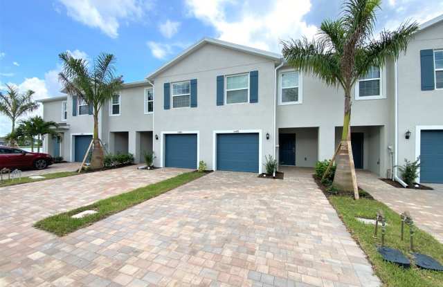 ** MEADOWOOD ** 3 BED / 2.5 BATH - TOWNHOME - GARAGE - NORTH NAPLES - ANNUAL RENTAL photos photos