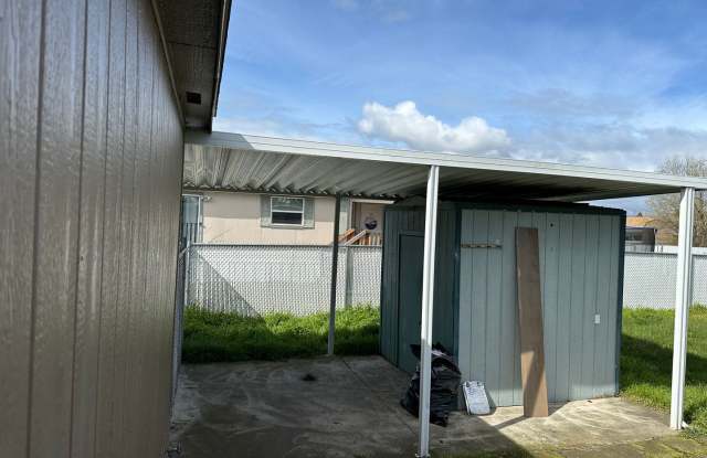 COME CHECK OUT THIS 3 BEDROOM 2 BATH Gallery 3