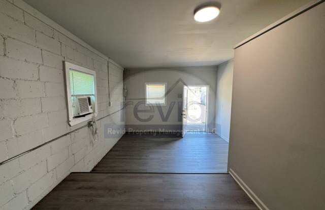 CLARKE 3619 Gallery 4