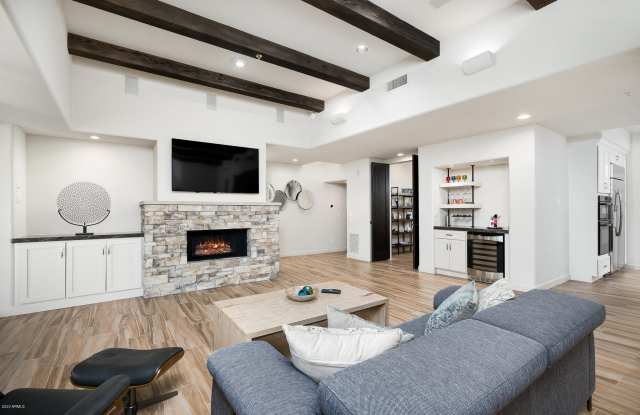 10071 E GRAYTHORN Drive Gallery 2