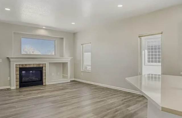 1966 Hillside Place Gallery 3