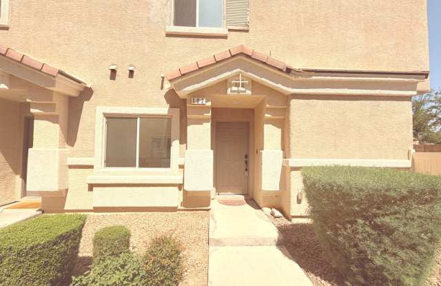 Great Townhome with backyard photos photos