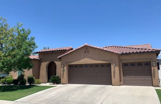 Elegant 4-Bedroom Home with Paid Solar in Gated Village Green Community photos photos