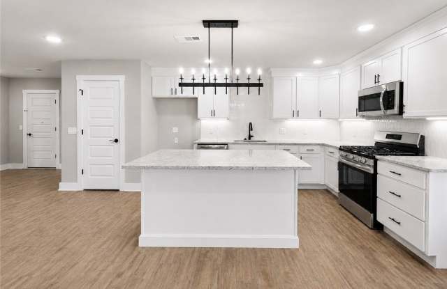 4302 SW Adams Road Gallery 4