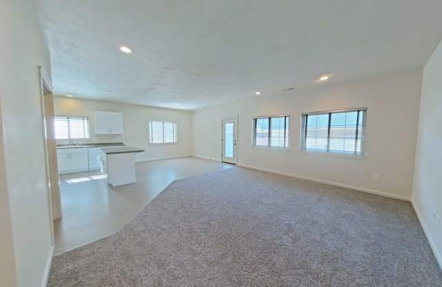 Newer 3 bedroom, 2 bathroom home with 2 car garage Gallery 4