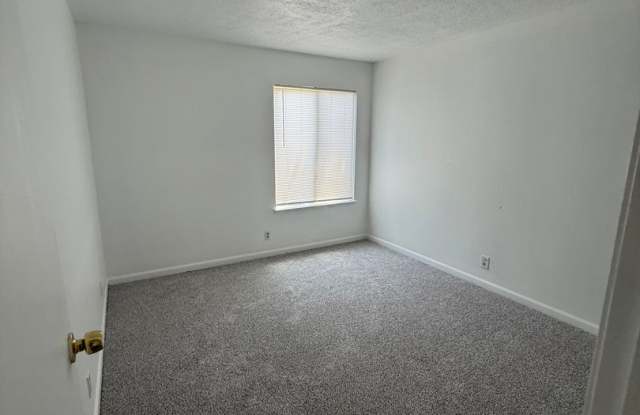 Beautifully Newly Refurbished Condo, 2 Bed 1 Bath photos photos
