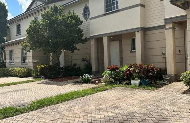 2041 Nassau Dr photos photos