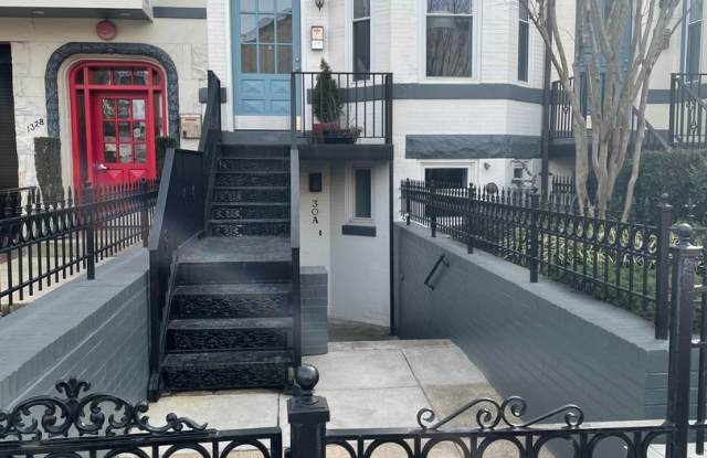 Columbia Heights living! 1 bedroom plus DEN 2 bathroom condo - 1330 Park Road Northwest, Washington, DC 20010