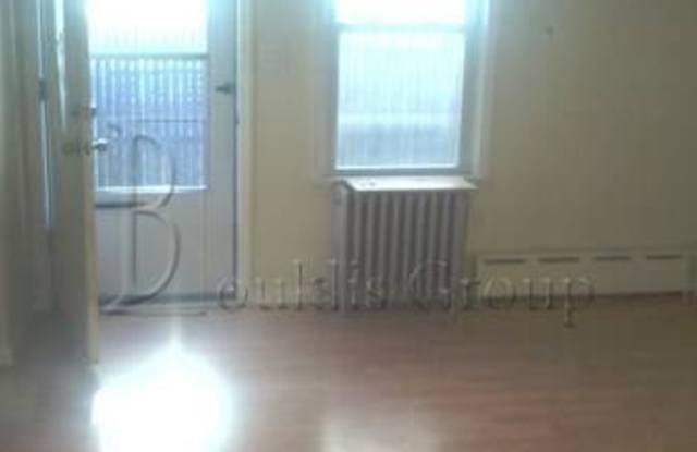 73-13 DITMARS BLVD Gallery 2