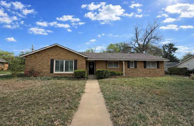 Spacious 3 Bedroom 2 Bath home COMING SOON! photos photos