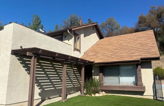 This beautiful two-story home in West Covina! 3 bedrooms and 2.5 Gallery 4