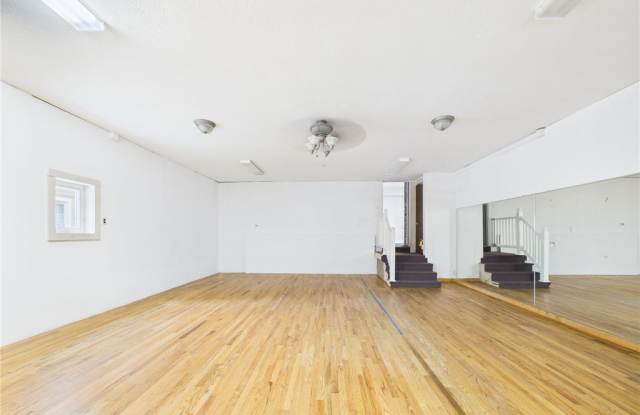 40 East Genesee Street - Back Gallery 4