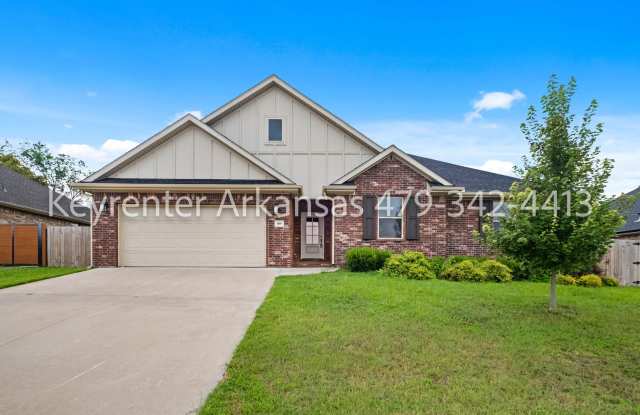 Spacious 3 Bedroom Home with Fireplace & Fenced Backyard in Siloam Springs photos photos