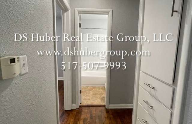 2918 Risdale Gallery 3