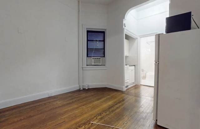 414 E 58th St Gallery 3
