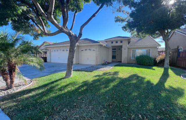 672 Napa Ct, Los Banos: 4 Beds, 2 Baths, New interior paint and carpet! photos photos