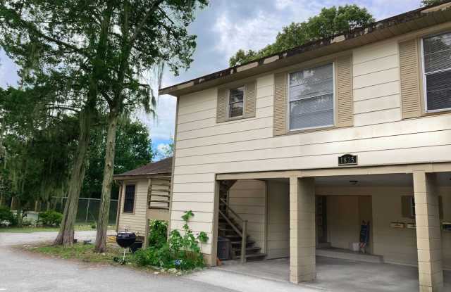Renovated, 2 Bedroom, 1 Bathroom Apartment - Blocks From Campus Gallery 1