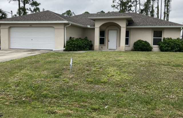 1375 Glenan Rd photos photos