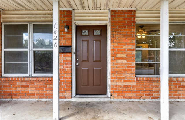 1626 Bois D Arc - 4/bedroom 2/bathroom - $1695/month Gallery 3