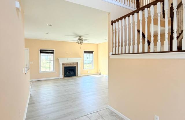 JUST REDUCED: 4 Bedroom / 3 Bath Home located at 2073 Pawnee Trail in Columbus Gallery 4