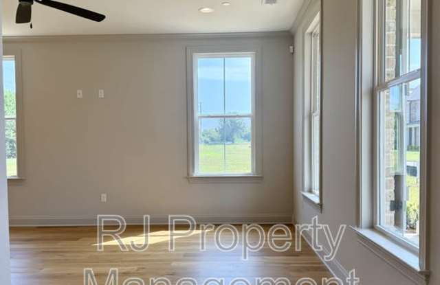 924 Aldwick Dr Gallery 4
