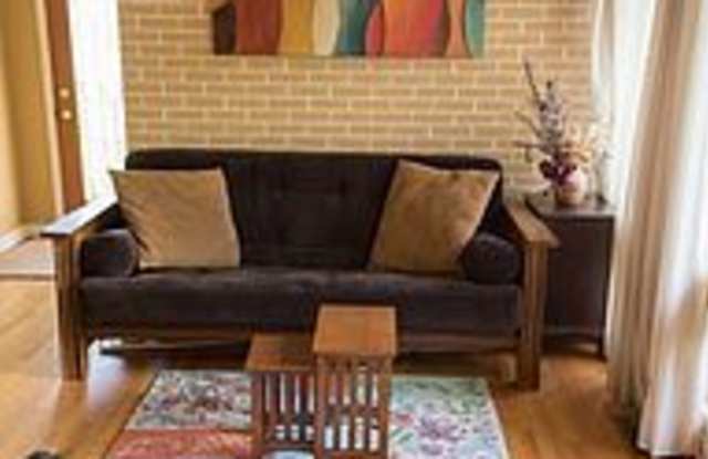 436 East Schiller Street Gallery 4