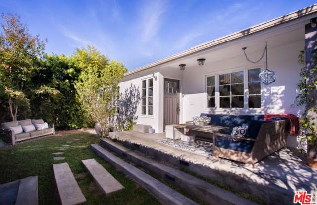 246 DIMMICK Avenue Gallery 2