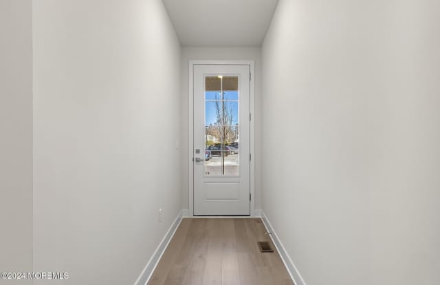 11 Beach Court Gallery 2