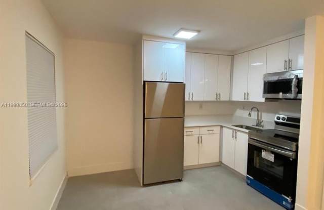 615 NE 3rd St photos photos