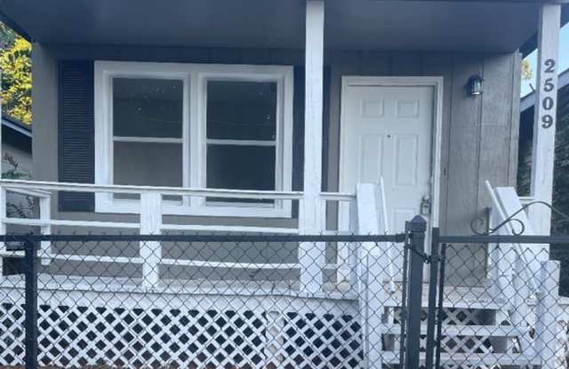 Move in Ready--Coming Soon! 1 bedroom 1 bath home close to downtown Columbus. photos photos