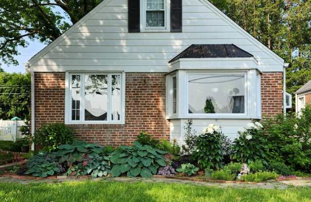 Beautiful Single Family House with Driveway Parking in Drexel Hill Available June 2025 - 1028 Old Lane Street, Drexel Hill, PA 19026 Beautiful Single Family House with Driveway Parking in Drexel Hill Available June 2025 - 1028 Old Lane Street, Drexel Hill, PA 19026