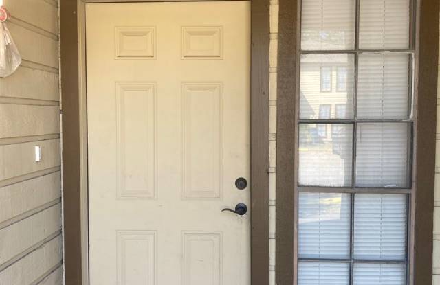Spacious 2 Bed, 1.5 Bath Townhome – Prime Location off Airline  Holly photos photos