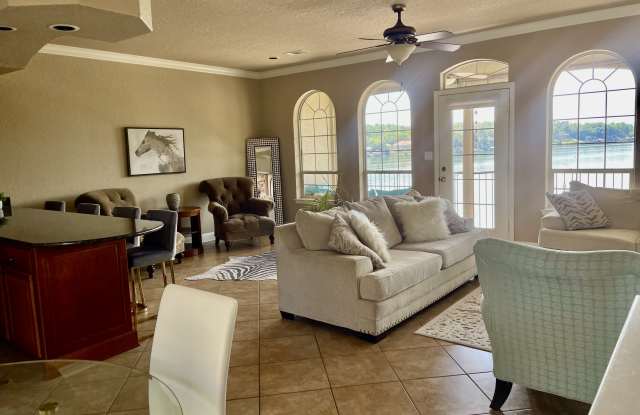620 Grand Point Drive Gallery 4