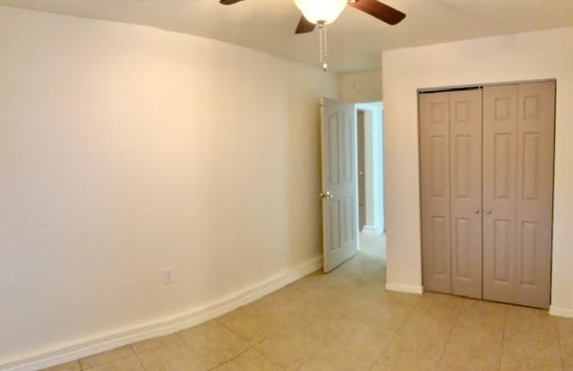 215 PRINCETON DR SE Unit C Gallery 4