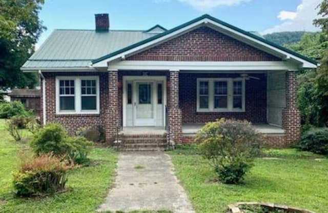 216 Spring Street - 216 Spring Street, Marion, NC 28752