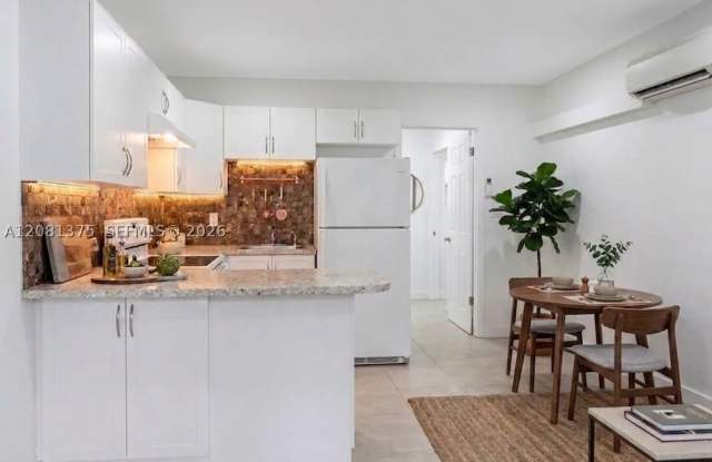 3251 SW 44th St photos photos