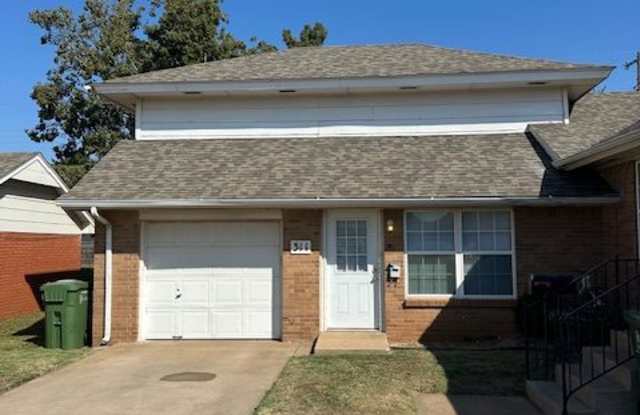 311 W Vandament Ave - 311 West Vandament Avenue, Yukon, OK 73099