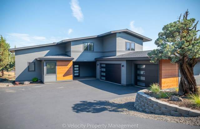 Stunning Home in Eagle Crest Resort Community - Just Minutes from Redmond or Bend! photos photos