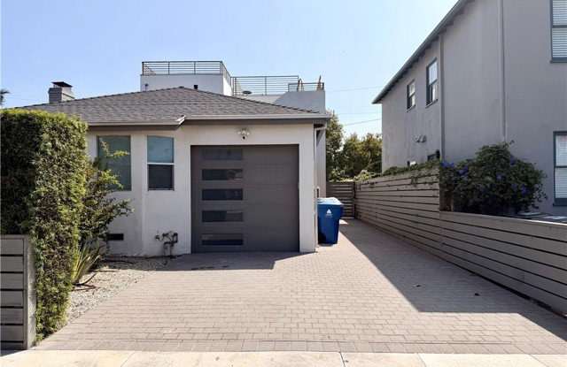 1042 Garfield Avenue Gallery 3
