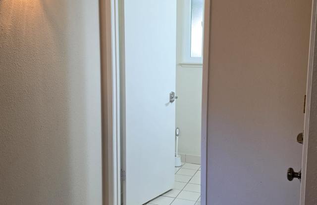 527 Wilshire Court Gallery 2