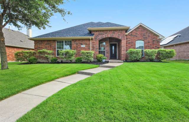 Stunning 4 bed/4 bath home in Frisco ISD! - 13463 Four Willows Drive, Frisco, TX 75035