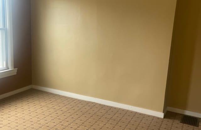221 5th Street - 2 Gallery 2